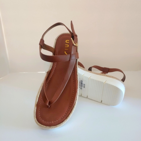 NWT Unisa Vegan Leather Strappy Sandals Women's Size 9 - Picture 6 of 6